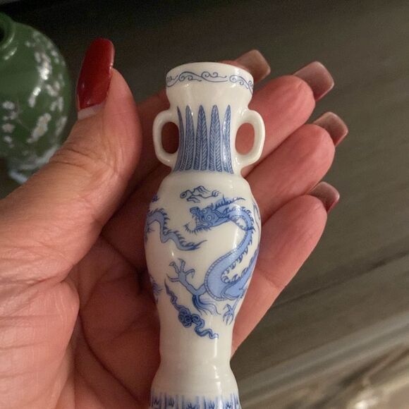 Green Floral Miniature Vase ( set of 3) - Picture 4 of 8